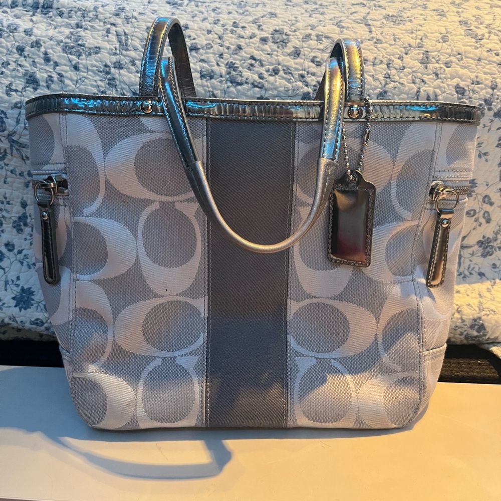 F 13280 COACH SIGNATURE STRIPE TOTE Silver/Graphite